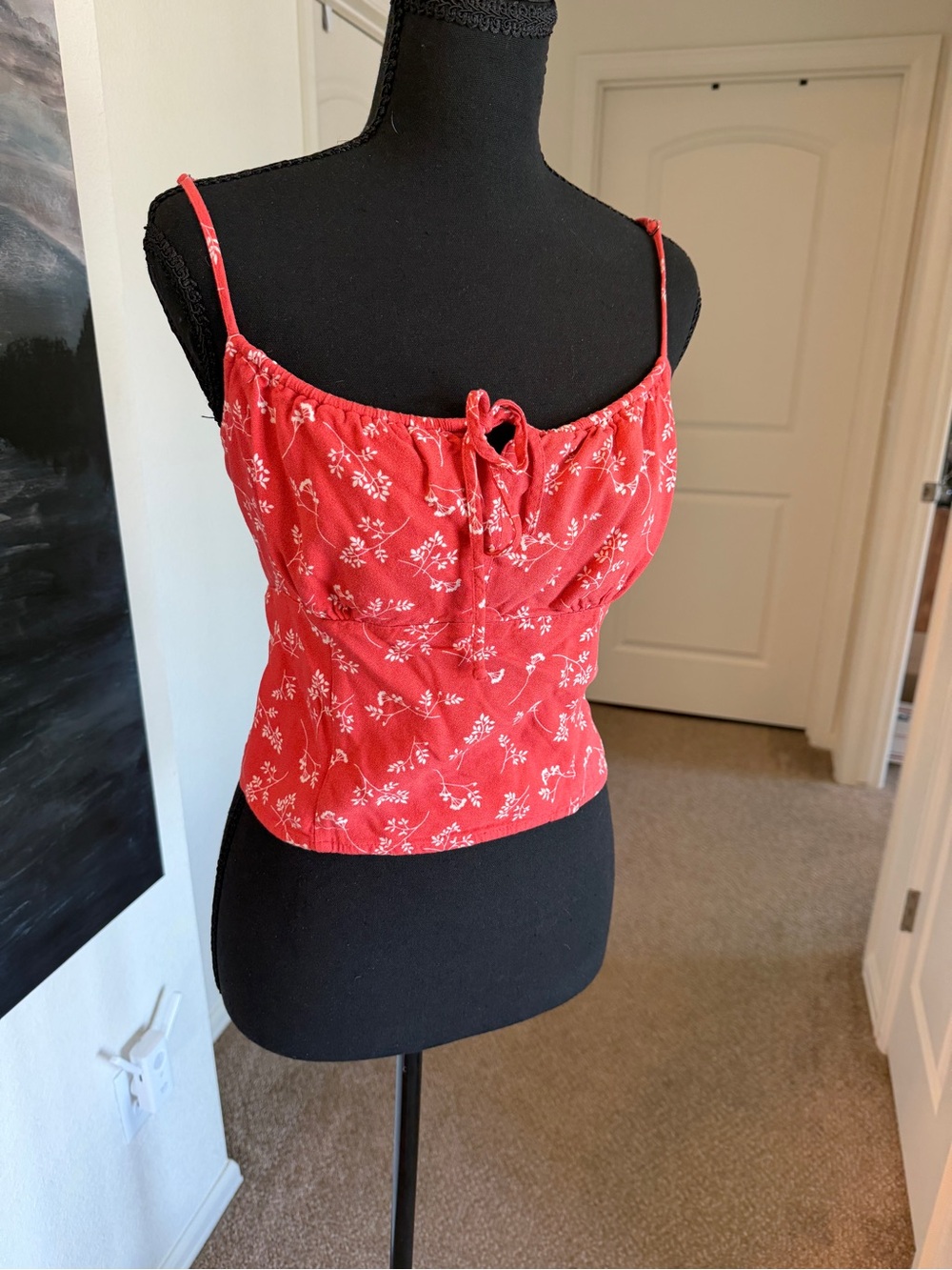 🪩 3/$10 Red Floral Tie-Front Spaghetti Strap Top